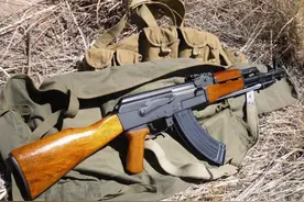 对越自卫反击战期间，我军曾使用的那些主要单兵武器图片