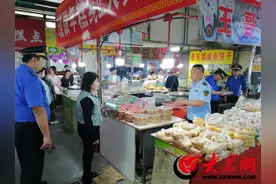 为夜经济“保驾护航”，浮山新区街道持续开展埠西市场综合治理工作图片