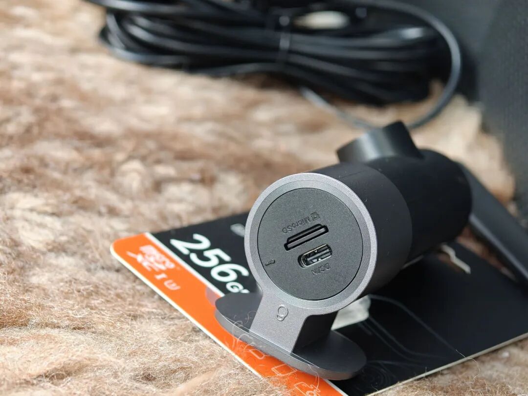 受够了!今年我终于把车上的记录仪换掉了