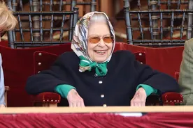 都是头巾，为何英女王戴起来是“贵妇”，中国大妈却像“村妇”？图片