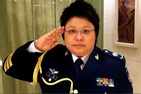 彻底瞒不住了！韩红隐藏多年背景曝光，难怪娱乐圈都不敢得罪她！图片