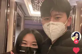 张杰与女粉丝亲密合照惹争议，他与谢娜的婚姻稳定吗？图片