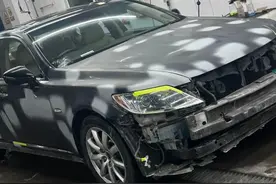 花16万买了辆09年售价150万的凌志LS460，大哥含泪进厂翻新才能开图片