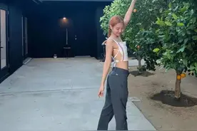 aespa首登科切拉音乐节，热辣露腰穿搭好惹眼图片