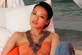 他夺走舒淇初夜，枪指刘德华脑袋，害死古龙，却转身获金马影帝图片