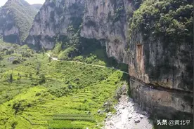 贵州毕节市赫章县川沟岩挂壁公路，不仅风景优美还是一条脱贫之路图片