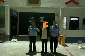 一杯白酒泼在同事脸上：轻伤二级！当事人被刑拘。事发延安延川图片