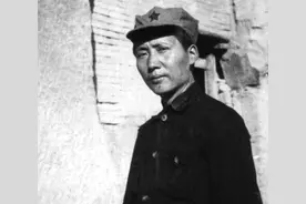 中华苏维埃共和国成立后，毛泽东是主席，总理是谁呢图片