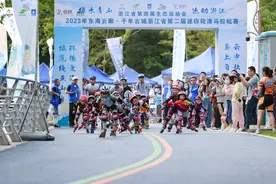 小小少年郎，疾飞“最美赛道”！ 浙江省第二届迷你轮滑马拉松赛定海开滑图片