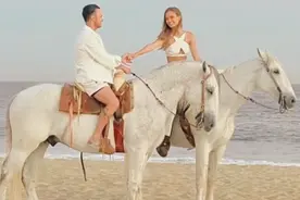 28岁丹麦维密天使大婚，和相恋9年男友成正果，灯光下起舞似公主图片