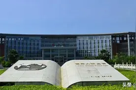 西南政法大学和西北政法大学，谁的本科实力和教学质量更强？图片