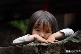 6岁女儿被拐，19年后女儿在人群中认出生父，父亲：我没想着找你图片