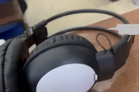 湖南一大学生考英语听力，因带“特殊耳机”被嘲笑，结果反被打脸图片