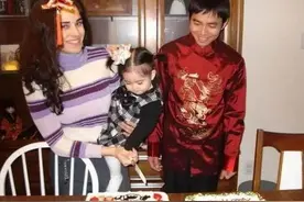 我，美国姑娘，在西安当老师期间嫁给中国小伙，还生了俩混血儿子图片