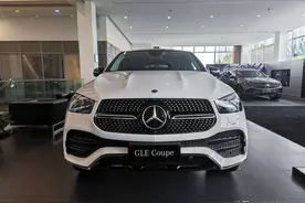 奔驰GLE350轿跑豪华型：它是一台落地超80万的奔驰GLE轿跑车图片