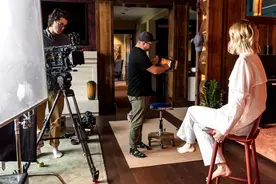 地道英语 | 都表示“电影”，movie和film有什么区别？图片