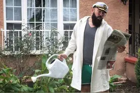 国外老爸与宝贝女儿幽默同框，张张照片都是笑点，比影楼有趣多了图片