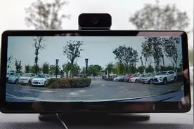 燃油车也能用上“鸿蒙车机”了！盯盯拍车载智慧屏S50评测图片