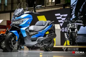 无极SR4，到底是隆鑫用了宝马的机器，还是宝马用了隆鑫的？图片