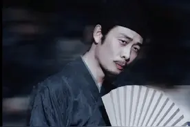 张译的腰，直接让全网斯哈！谁能想到他人到40岁开启了偶像之路图片