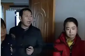 2013年，30岁女子嫌丈夫穷，拿到20万拆迁款后，立即选择离婚图片