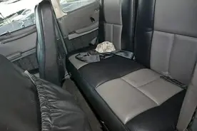 泰奇葩！受害者集结声讨，泰女子出租车内随意大便！图片