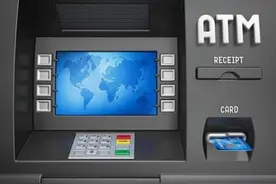 取款时，银行人员为何一直建议去自助机上取钱？为你揭开真相图片