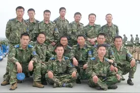 汶川地震，15名军人舍命从4999米高空盲跳救援，如今都是何职位？图片