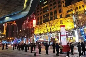 中国第一包租婆陈丽华，坐拥北京东二环一条街，一年收租几十亿图片