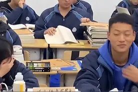 你的未来想做什么？老师让学生畅谈理想记录青春美好，网友：一屋子未来的国之栋梁图片