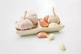 大蒜是肺结节的“发物”吗？如果肺不好，建议你少吃3样东西！图片