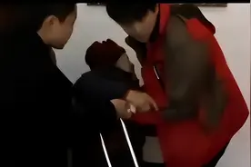 13年9岁男孩扶老太被讹，老太坚称被撞倒：说谎死全家！结果如何图片