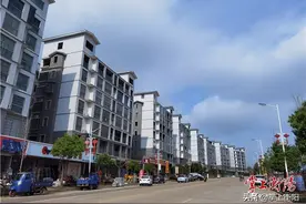 逛超市、打网球、踢足球……在衡南这个乡镇找到了都市生活的感觉图片