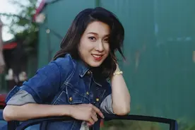 眼袋、胸下垂、胖成球，这些“不体面”的怀孕女星，才是人间真实图片