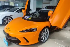 才开了几千公里就开始漏油了，这辆200多万的迈凯伦GT值得买吗？图片