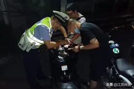 江苏苏州：驾驶摩托上高架，还拍视频“炫耀”？常熟交警：抓！图片