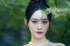 杨幂对她寄予厚望，一袭白色礼服亮相，教你纯欲女孩怎么穿图片