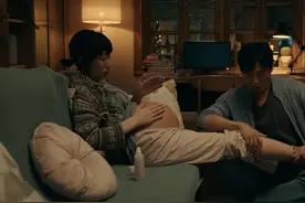 电视剧中女主孕肚超逼真！妊娠纹清晰可见，不愧为最真的假孕肚图片