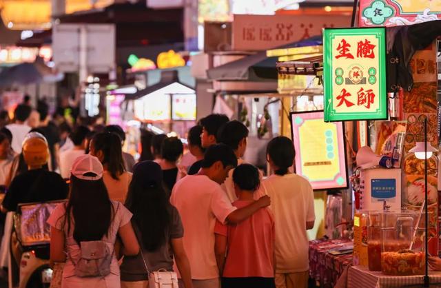 贵阳太平路，越夜越精彩！