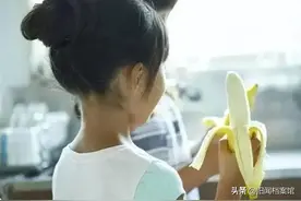 广东5岁女童吃香蕉噎死，父母向赠香蕉老人索赔73万，结果如何？图片