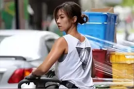 19年香港美女搬运工参加相亲节目，被富二代抱下台，如今生活咋样图片