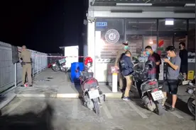 泰国女子内急找不到厕所只能就地解决，结果尿尿意外触电，人没了图片