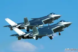 给歼35提了个醒！歼16演练中完胜歼20，暴露了五代机的一个短板图片