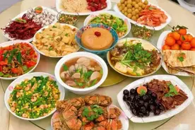 自称不会烧饭的毛脚女婿，头次登门做了一桌子菜，网友：赶紧分手图片