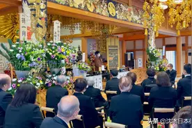 人生中第一次的体验，日本人的葬礼仪式图片