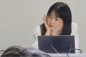 老师在学生镜头下的神仙颜值：可爱年轻又呆萌图片