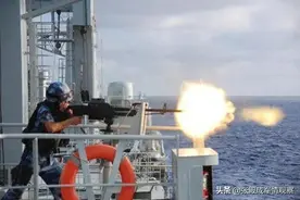 中国舰艇冲向钓鱼岛12海里领海 日本派出船只警告 双方发生激烈对峙图片