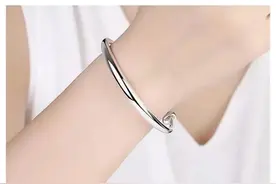 怎么鉴定银手镯是不是真的？图片