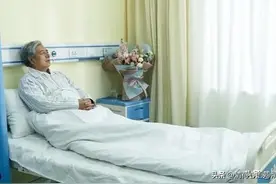 69岁老母亲哭诉：步入晚年后，我渐渐感到亲情也很现实图片