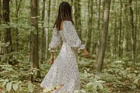 不堪的原生家庭让我难以忍受，断绝关系后，我变得敏感自卑图片